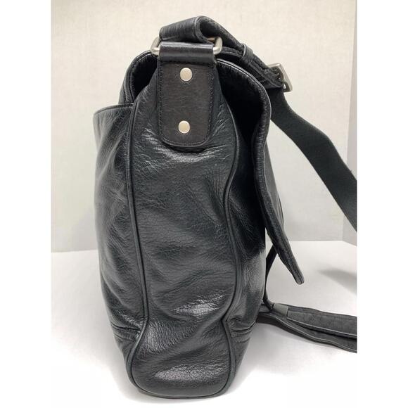 Levenger Black Large Leather Flap Messenger Commuter Bag P81 - Picture 5 of 15